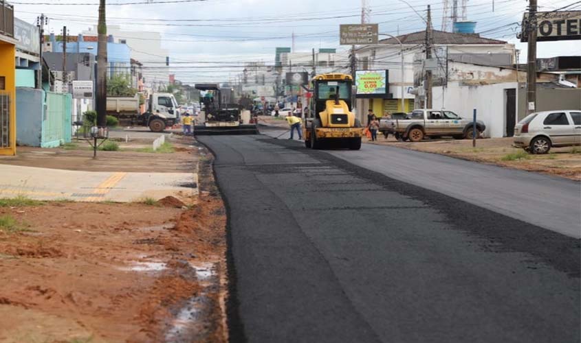 Prefeitura continua realizando serviços de infraestrutura em vários bairros da capital