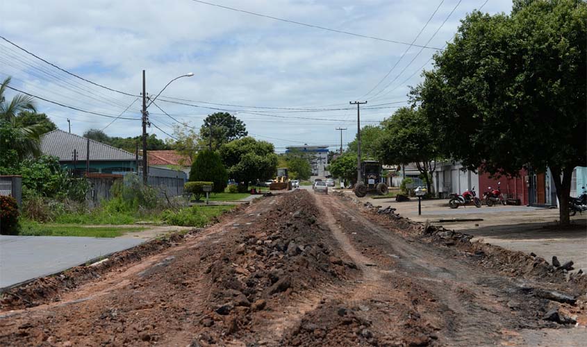 Semosp recupera trecho danificado da rua 2 de Abril