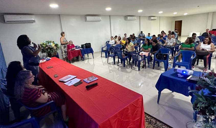 Sintero debate análise de conjuntura brasileira na primeira reunião do Sistema Diretivo