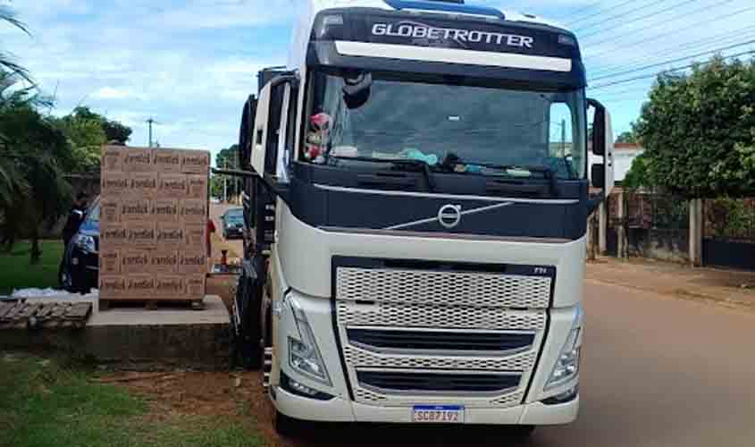 Auditores fiscais interceptam carga irregular de bebidas