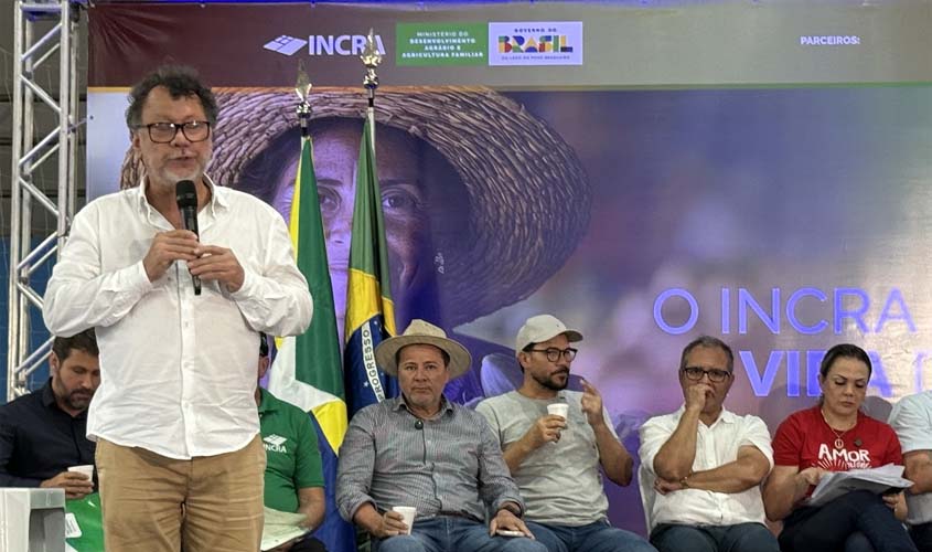 Incra entrega títulos e moradias em Rondônia