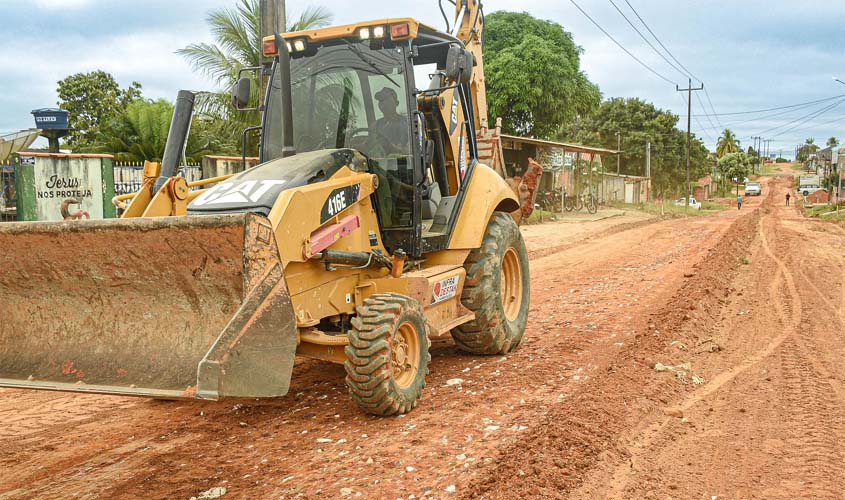 Prefeitura segue com bloqueteamento da rua Gonçalves Dias