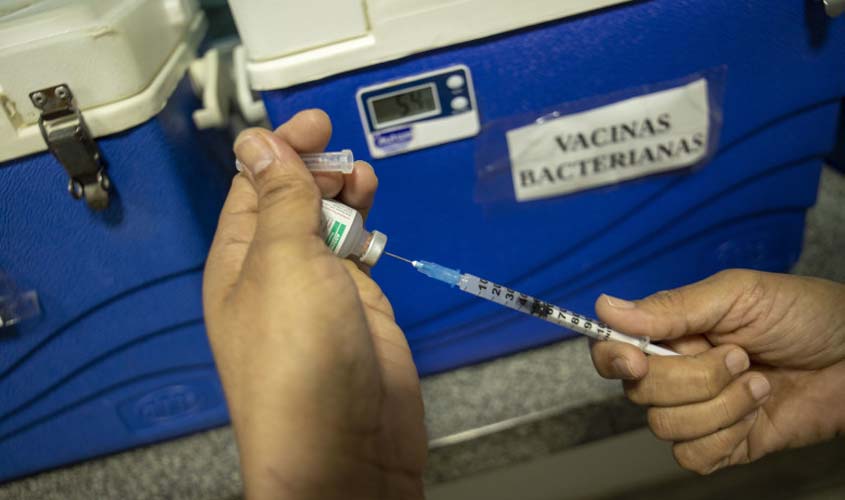 Vacina contra a gripe continua disponível enquanto houver estoque