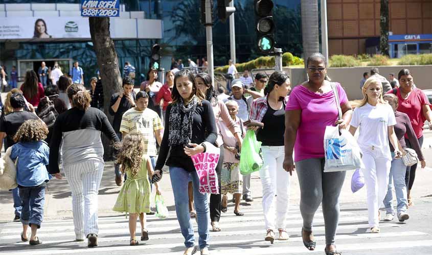 Desemprego no Brasil recua 0,7 ponto percentual, diz IBGE