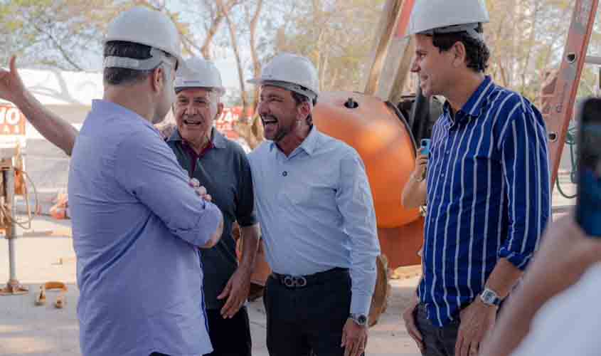 Prefeito apresenta obras do novo terminal para o ministro dos Transportes, Renan Filho, e senador Confúcio Moura