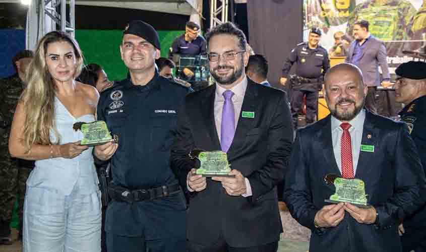 MPRO é homenageado pelo Batalhão de Polícia Ambiental em Candeias do Jamari