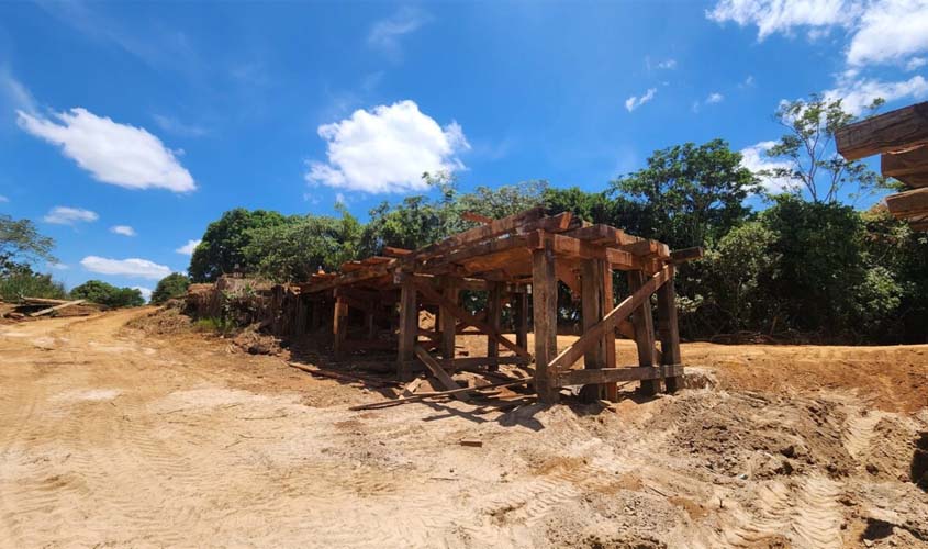 Ponte sobre o Rio Jaru passa por revitalização na RO-010