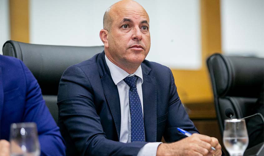 Ismael Crispin lamenta morte de Valdivino Crispim