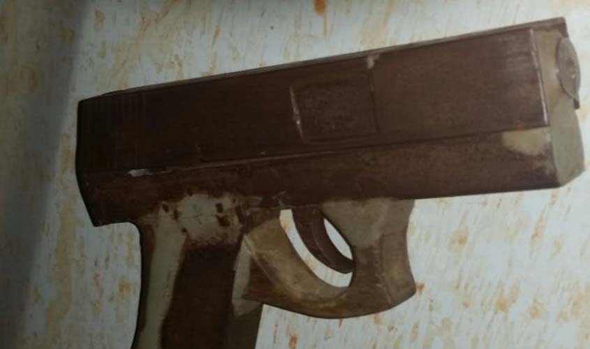 Adolescente é detido com arma artesanal municiada na Zona Leste
