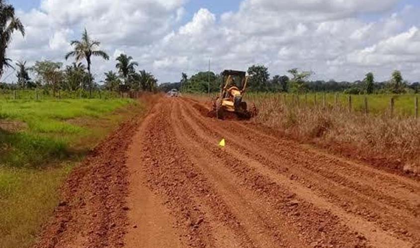 Recuperação de estradas rurais é intensificada em Porto Velho