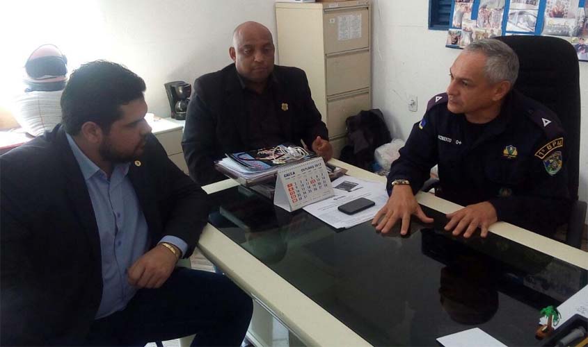 Jean Oliveira visita Núcleo da Policia Comunitária do 1º BPM e promete apoio