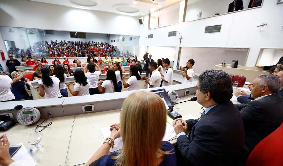 ALE realiza sessão solene para homenagear escolas estaduais de Porto Velho
