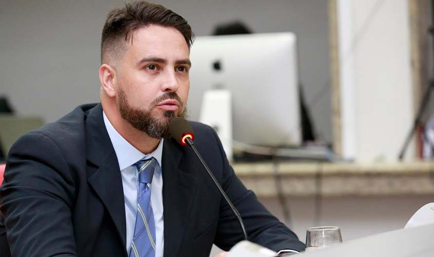 Léo Moraes propõe audiência pública para debater Passe Livre Estudantil