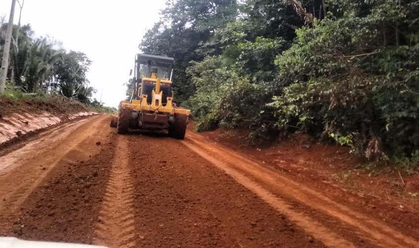 ​​​​​​​Prefeitura trabalha e recupera estradas rurais de Porto Velho