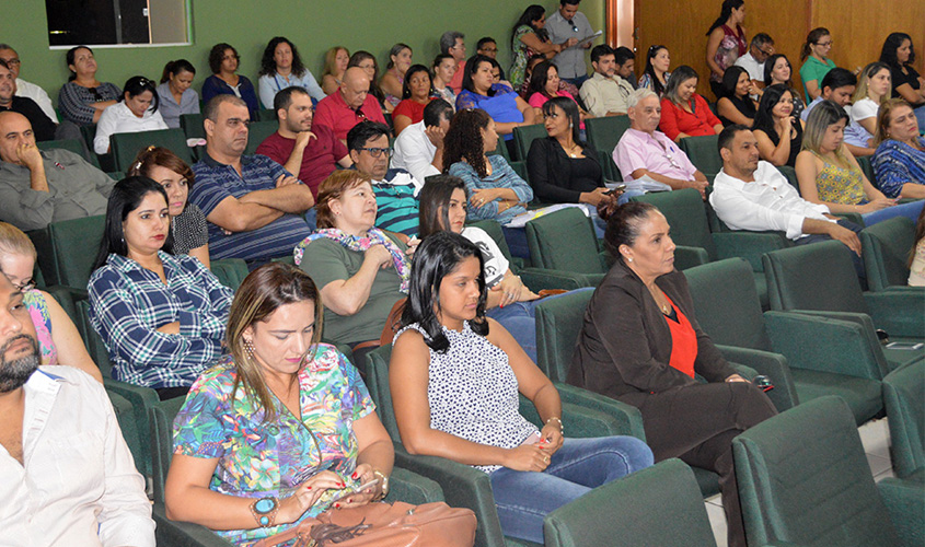 Assédio moral influencia na saúde e produtividade, alerta palestra oferecida aos servidores da Emater, em Porto Velho