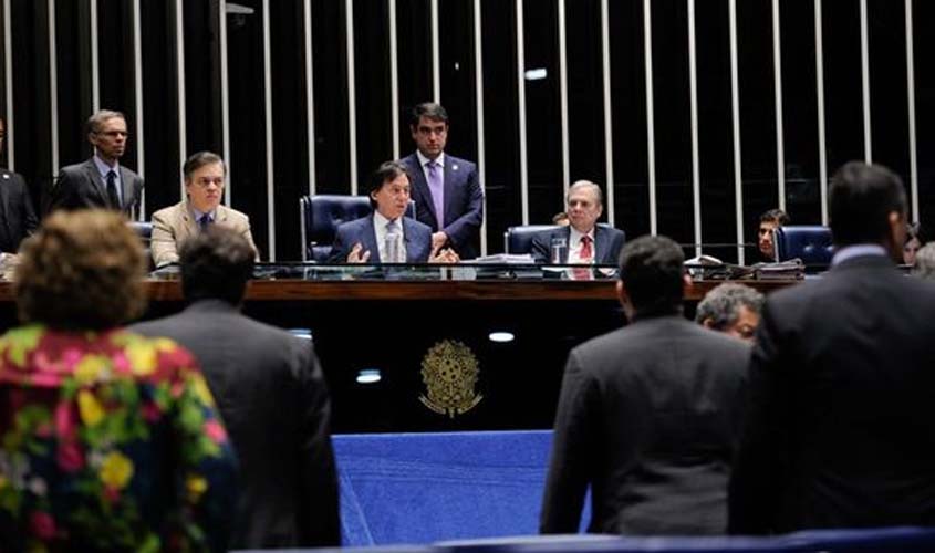 Senado aprova MP que reajusta remuneração de servidores públicos federais