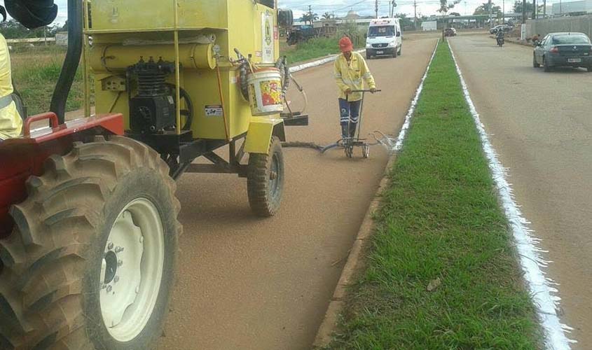 Semusb realiza mutirão de limpeza e revitalização na Avenida Guaporé