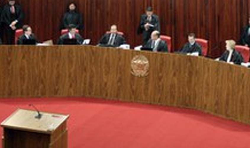 TSE retoma sessão para decidir se inclui delações da Odebrecht em julgamento