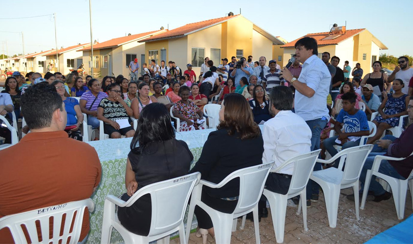 Cleiton Roque participa de entrega de 100 casas para famílias em Pimenta Bueno