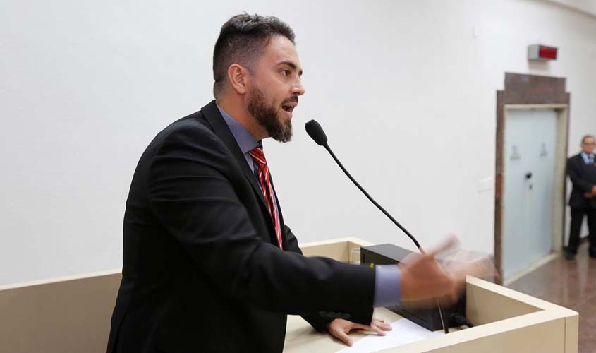 Léo Moraes propõe voto de louvor a 35 policiais militares